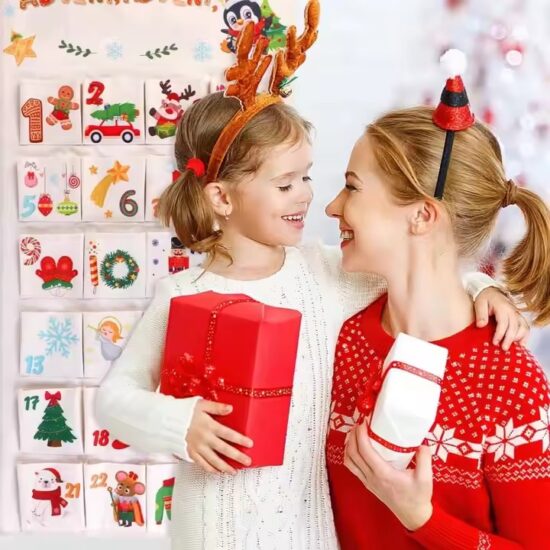 Reusable Christmas Hanging Pocket Calendar for Home Decoration