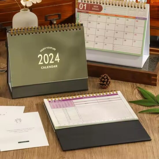 Versatile multi-use desktop calendar for daily planning