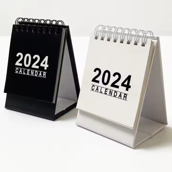 Versatile multi-use desktop calendar for daily planning