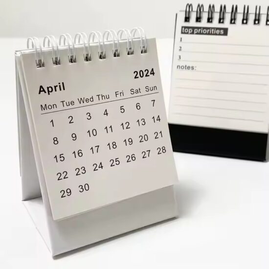 Versatile multi-use desktop calendar for daily planning