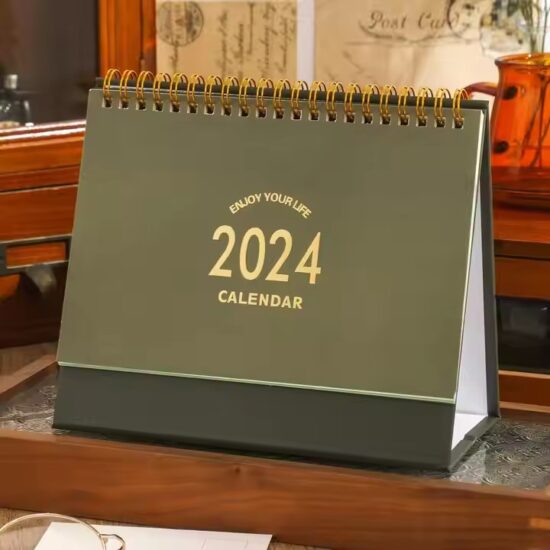 Versatile multi-use desktop calendar for daily planning