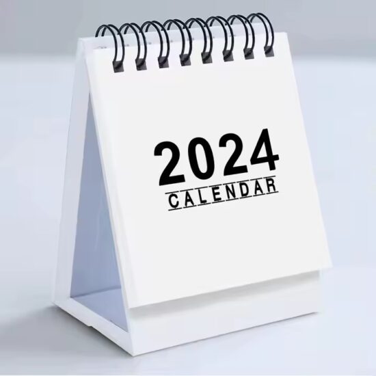 Versatile multi-use desktop calendar for daily planning